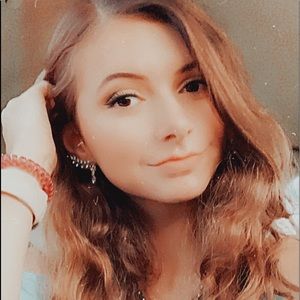 Meet your Posher, Deena